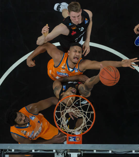 堡虽然在下 堡虽然在下